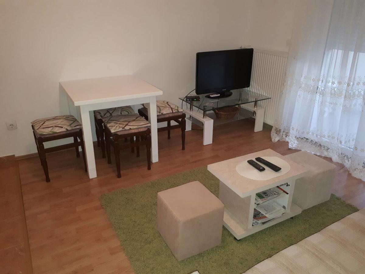 Renome Apartmani Banja Koviljača エクステリア 写真